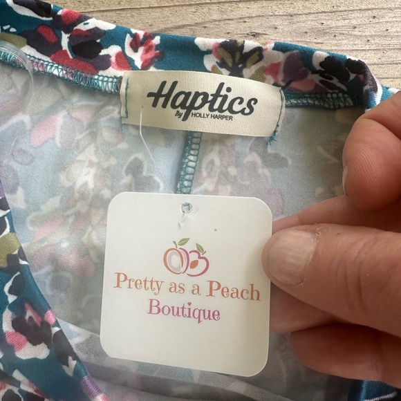 Haptics (Pretty as a peach) Floral Patterned baby doll top size S - Picture 2 of 6